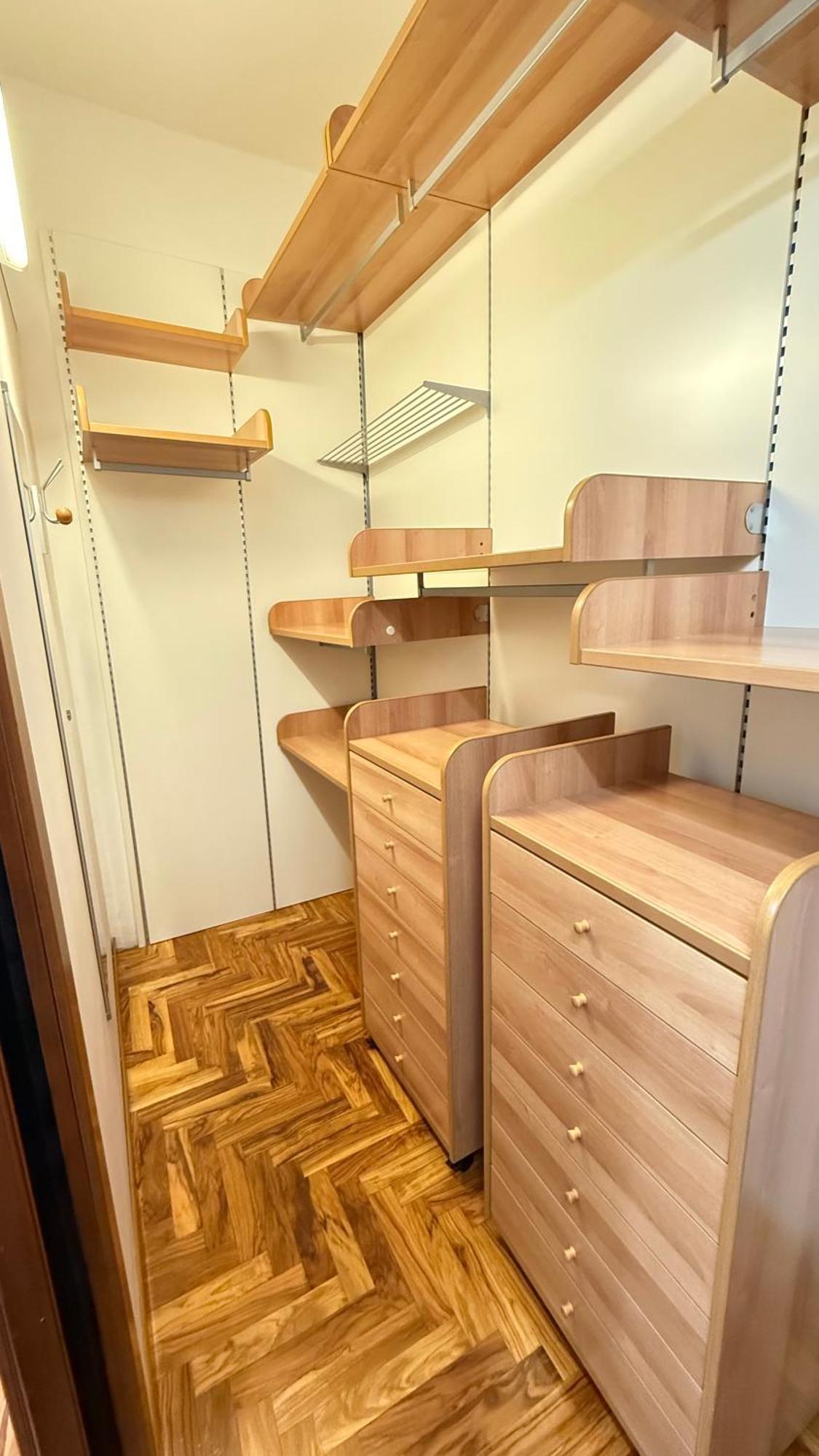 Luxury Av Apartment Rom